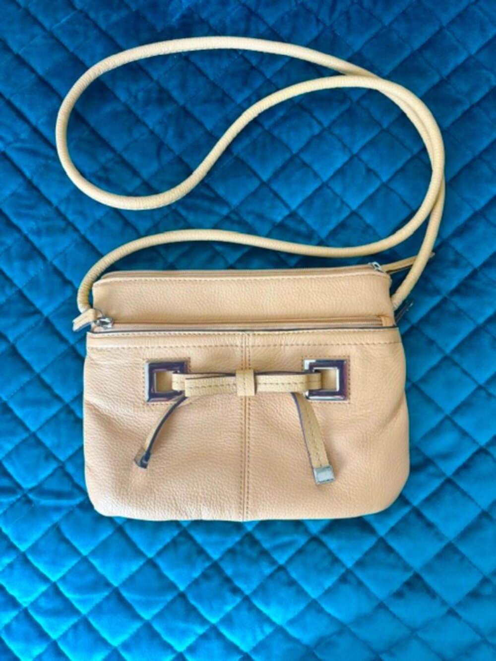 Tignanello Tan/Creme Bow Leather Crossbody
